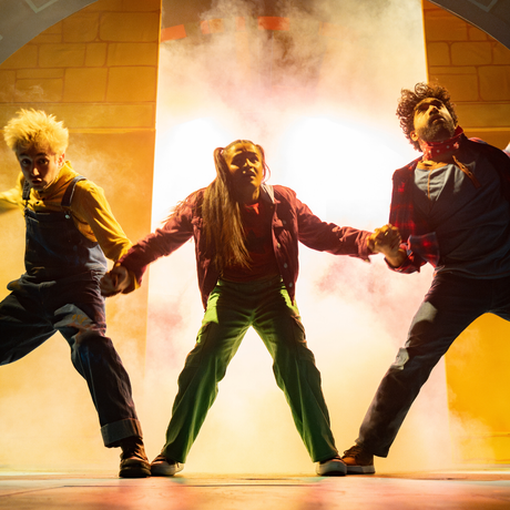 Kyle Gardiner, RoMaja Jey and Taqi Nazeer in oor Wullie